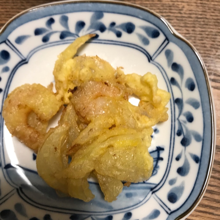 冷凍むきエビと、玉ねぎの塩かき揚げ